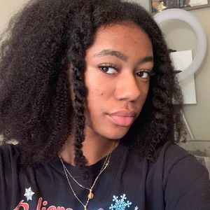 Meet your Posher, Chrissy